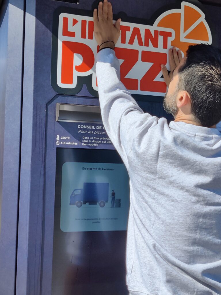 installation distributeur Instant PIzz